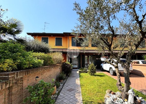 casa indipendente in vendita a Borgo Virgilio in zona Virgilio