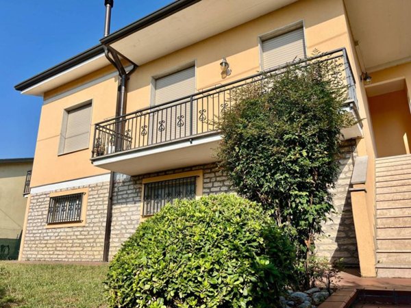 casa indipendente in vendita a Borgo Virgilio in zona Virgilio