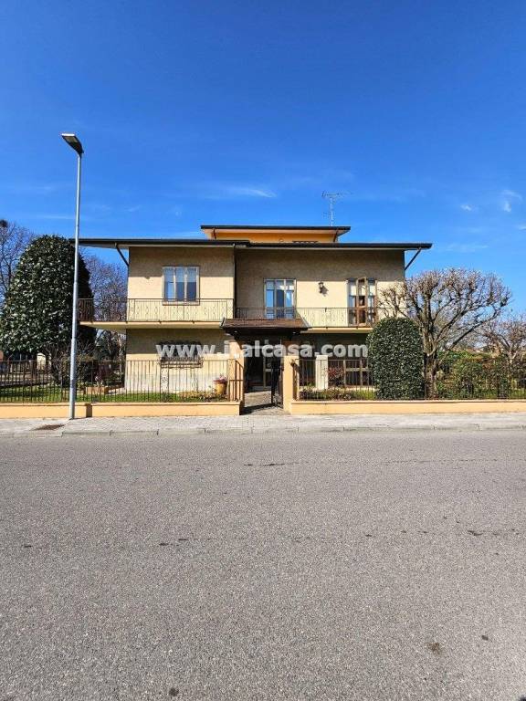 casa indipendente in vendita a Borgo Virgilio in zona Virgilio