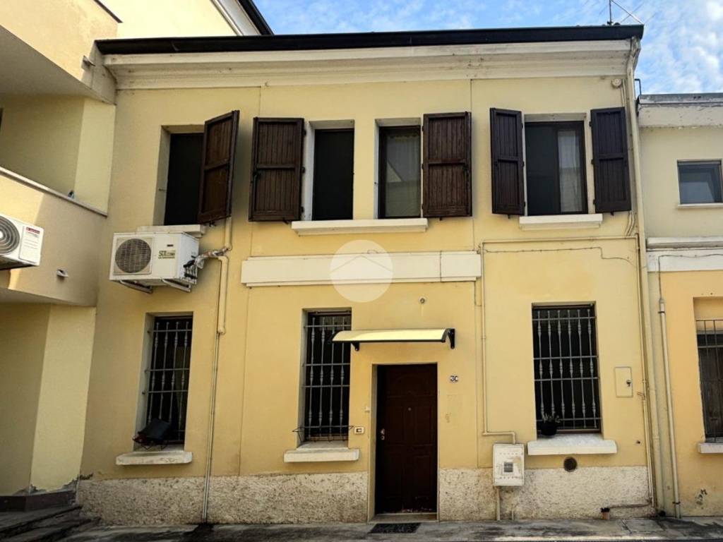 casa indipendente in vendita a Borgo Virgilio in zona Virgilio
