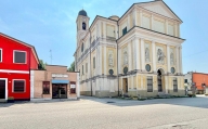 negozio in vendita a Borgo Virgilio in zona Virgilio