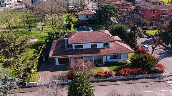 casa indipendente in vendita a Borgo Virgilio in zona Virgilio