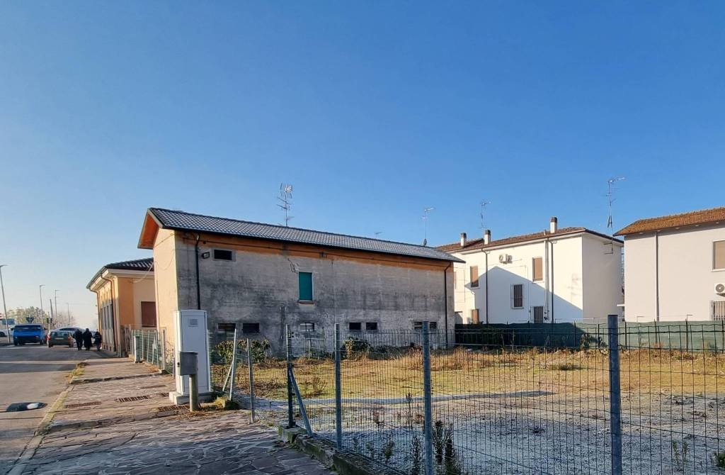 appartamento in vendita a Borgo Virgilio in zona Virgilio