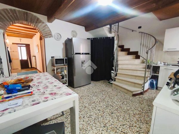 casa indipendente in vendita a Borgo Virgilio in zona Virgilio