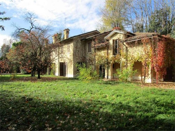 villa in vendita a Borgo Virgilio in zona Virgilio
