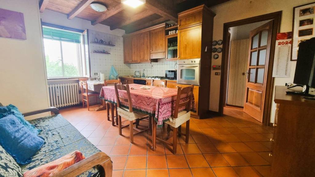 casa indipendente in vendita a Borgo Virgilio in zona Virgilio