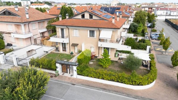 casa indipendente in vendita a Borgo Virgilio in zona Virgilio