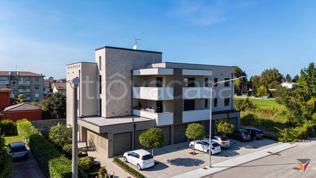 appartamento in vendita a Borgo Virgilio in zona Virgilio