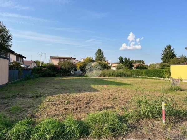 terreno agricolo in vendita a Borgo Virgilio in zona Virgilio
