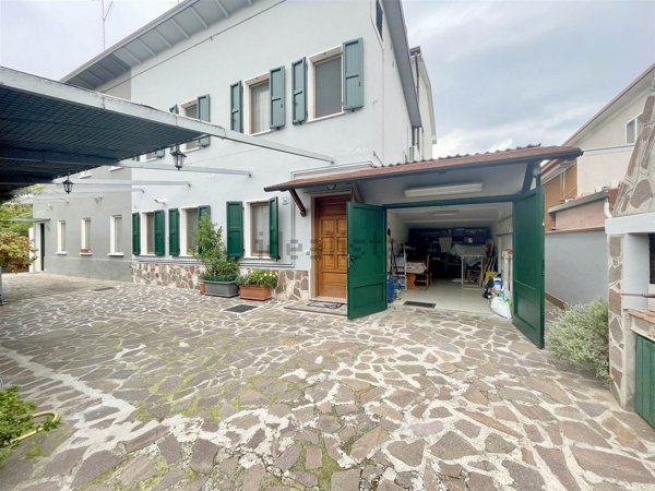 casa indipendente in vendita a Borgo Virgilio in zona Virgilio
