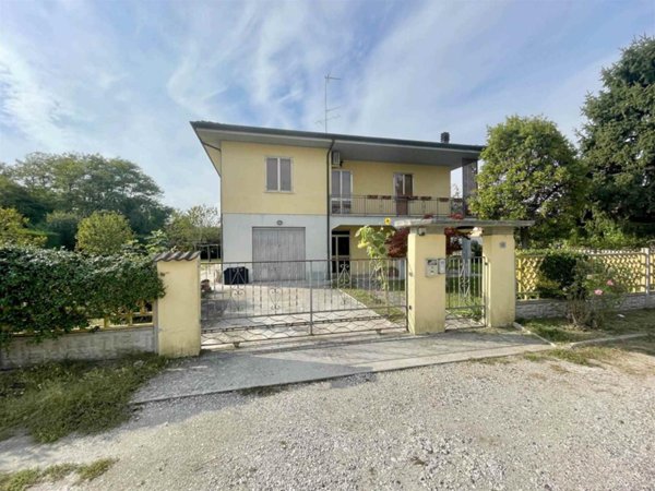 casa indipendente in vendita a Borgo Virgilio in zona Virgilio