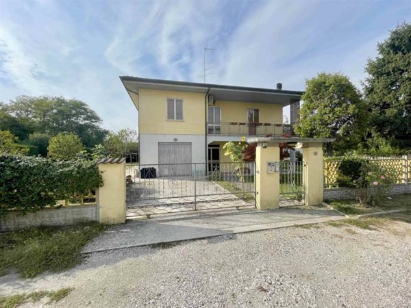 casa indipendente in vendita a Borgo Virgilio in zona Virgilio