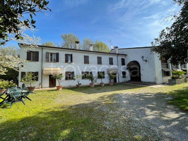 casa indipendente in vendita a Borgo Virgilio in zona Virgilio