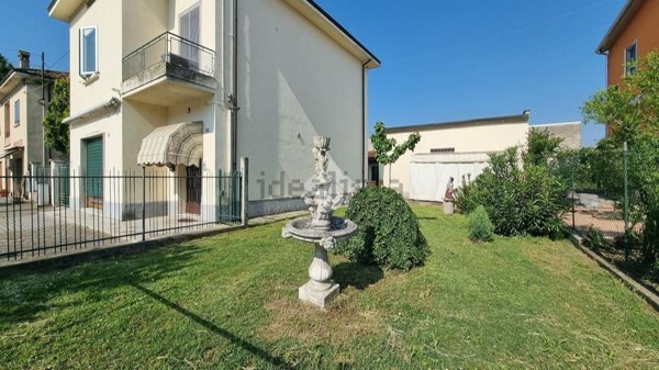 casa indipendente in vendita a Borgo Virgilio in zona Virgilio