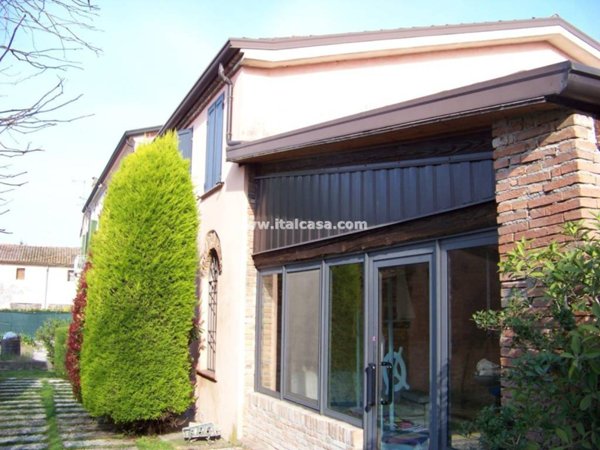 casa indipendente in vendita a Borgo Virgilio in zona Virgilio