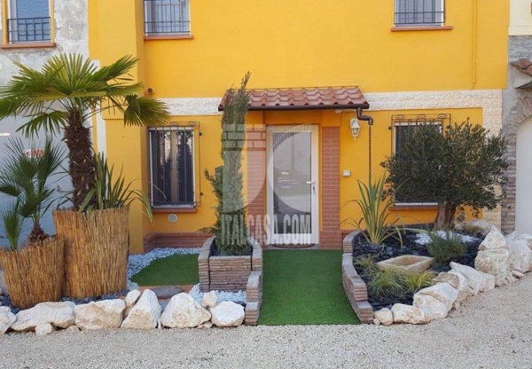 casa indipendente in vendita a Borgo Virgilio in zona Virgilio