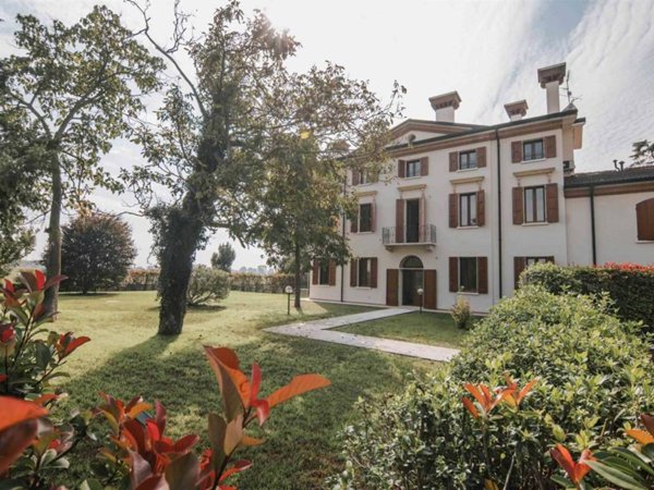 appartamento in vendita a Borgo Virgilio in zona Virgilio