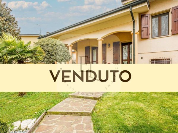 casa indipendente in vendita a Borgo Virgilio in zona Virgilio
