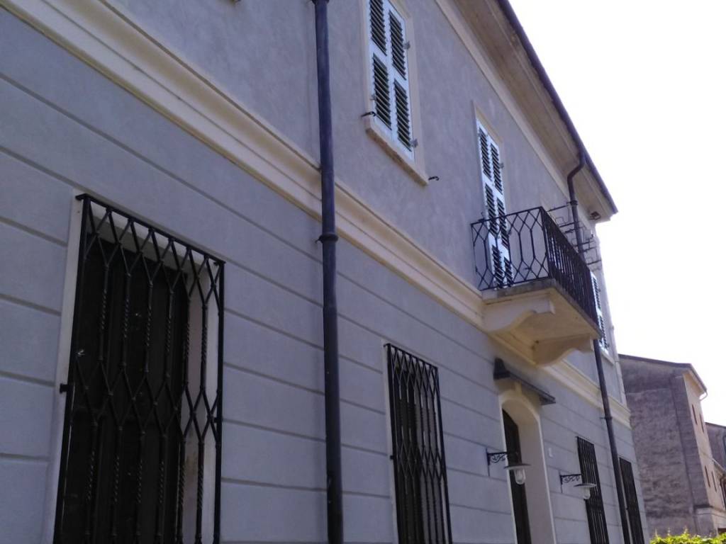 villa in vendita a Borgo Virgilio in zona Virgilio