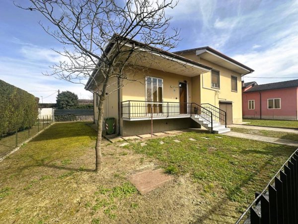 casa indipendente in vendita a Borgo Virgilio in zona Virgilio