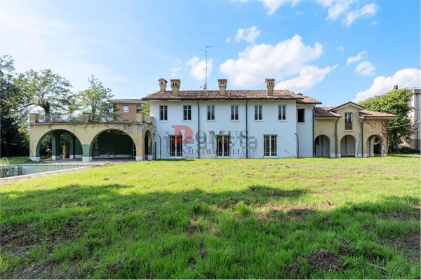 casa indipendente in vendita a Borgo Virgilio in zona Virgilio