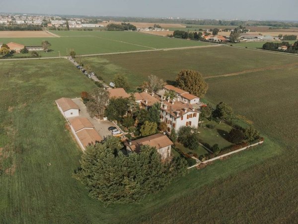 appartamento in vendita a Borgo Virgilio in zona Virgilio