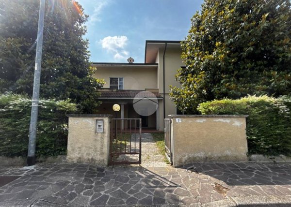 casa indipendente in vendita a Borgo Virgilio in zona Virgilio