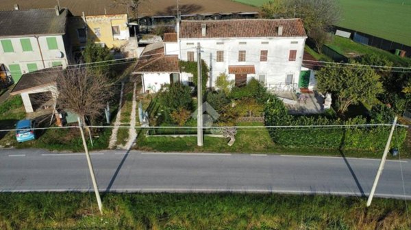 casa indipendente in vendita a Borgo Virgilio in zona Virgilio