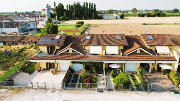 casa indipendente in vendita a Borgo Virgilio in zona Virgilio