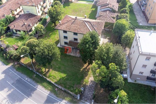 casa semindipendente in vendita a Borgo Virgilio in zona Virgilio