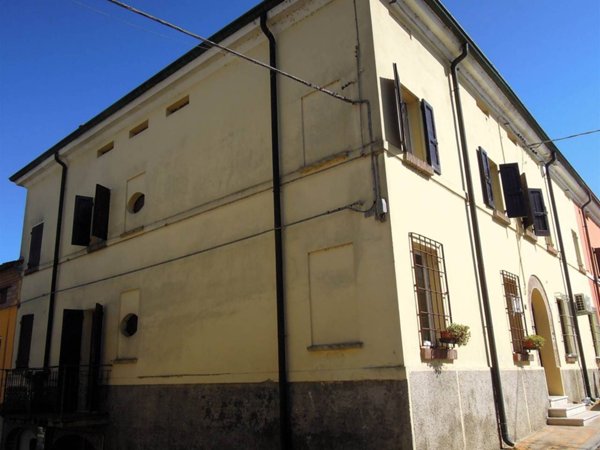 casa semindipendente in vendita a Borgo Virgilio in zona Virgilio