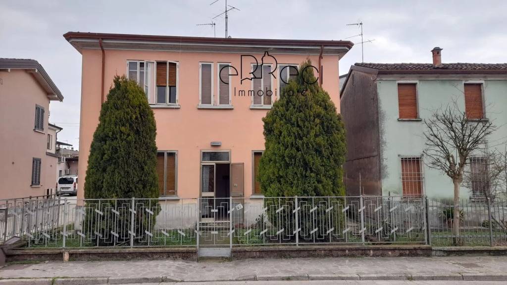 casa indipendente in vendita a Borgo Virgilio in zona Virgilio