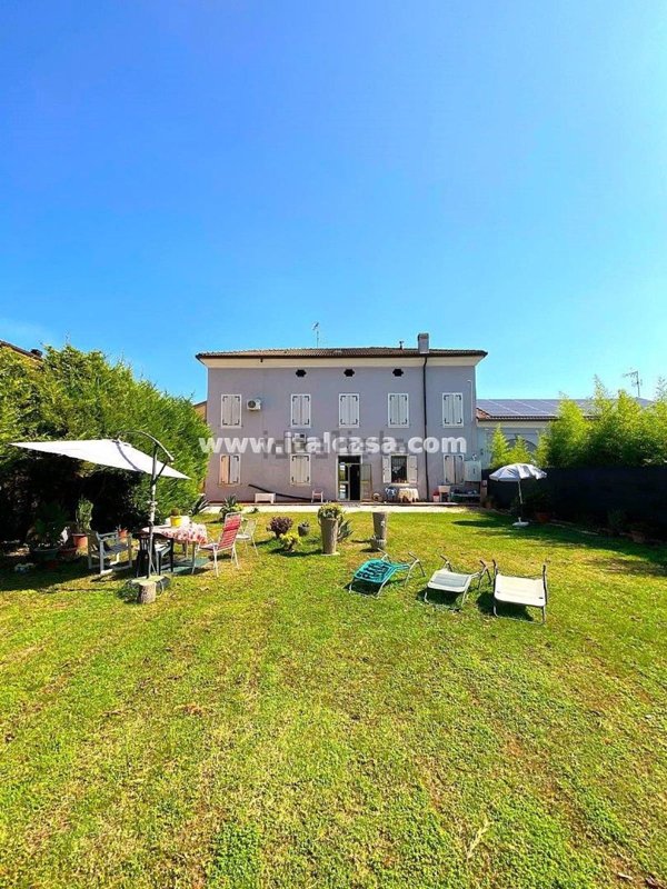 casa indipendente in vendita a Borgo Virgilio in zona Virgilio