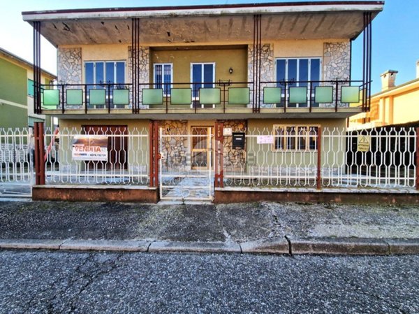 casa indipendente in vendita a Borgo Virgilio in zona Virgilio