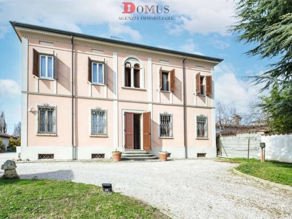 casa indipendente in vendita a Borgo Virgilio in zona Virgilio