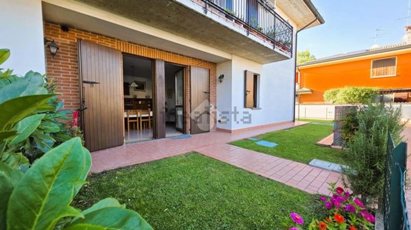 appartamento in vendita a Borgo Virgilio in zona Virgilio