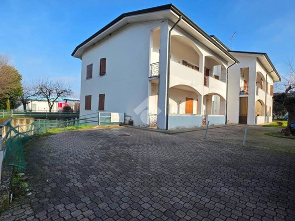 appartamento in vendita a Borgo Virgilio in zona Virgilio
