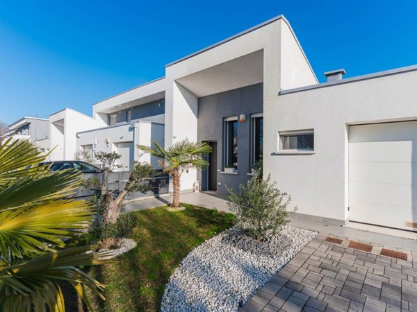 casa indipendente in vendita a Borgo Virgilio in zona Virgilio