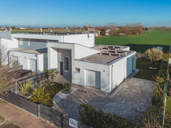 casa indipendente in vendita a Borgo Virgilio in zona Virgilio