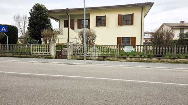 casa indipendente in vendita a Borgo Virgilio in zona Virgilio
