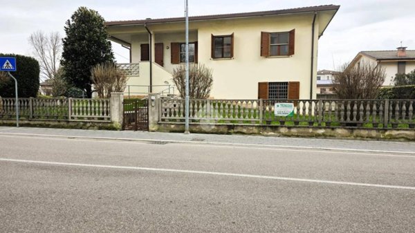 casa indipendente in vendita a Borgo Virgilio in zona Virgilio