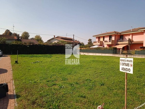 terreno edificabile in vendita a Borgo Virgilio in zona Virgilio