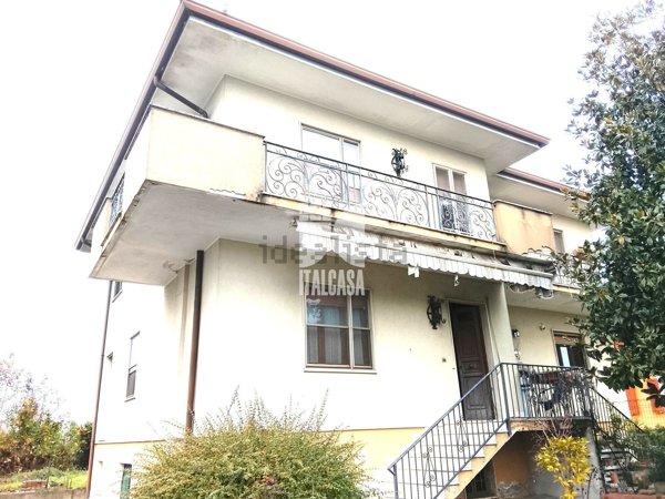 casa indipendente in vendita a Borgo Virgilio in zona Virgilio