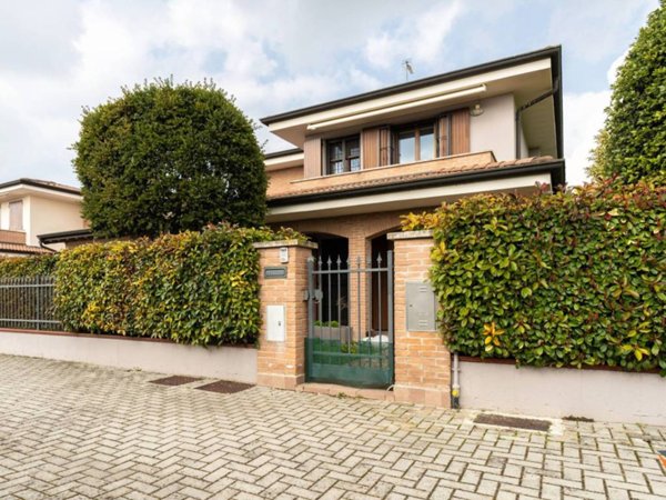 casa indipendente in vendita a Borgo Virgilio in zona Virgilio