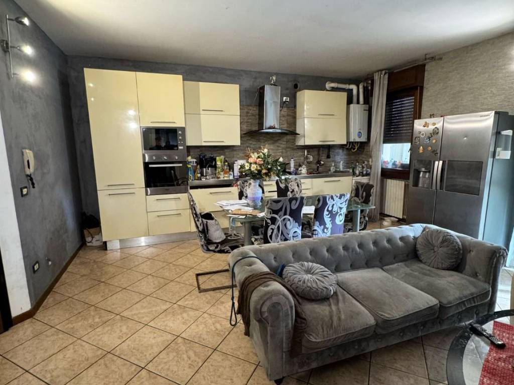 appartamento in vendita a Borgo Virgilio in zona Virgilio