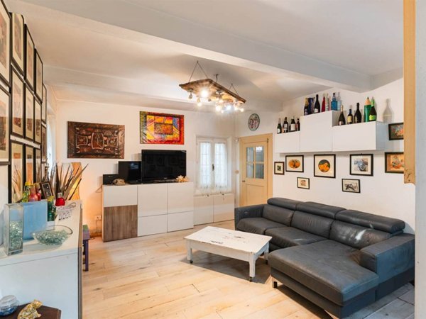 casa indipendente in vendita a Borgo Virgilio in zona Virgilio