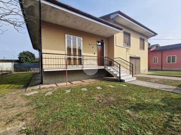 casa indipendente in vendita a Borgo Virgilio in zona Virgilio