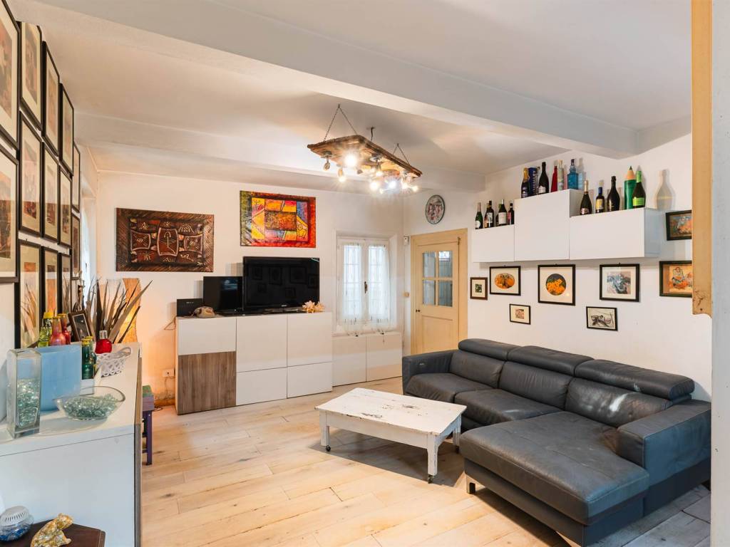 casa indipendente in vendita a Borgo Virgilio in zona Virgilio