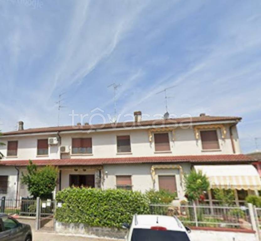 casa indipendente in vendita a Borgo Virgilio in zona Virgilio