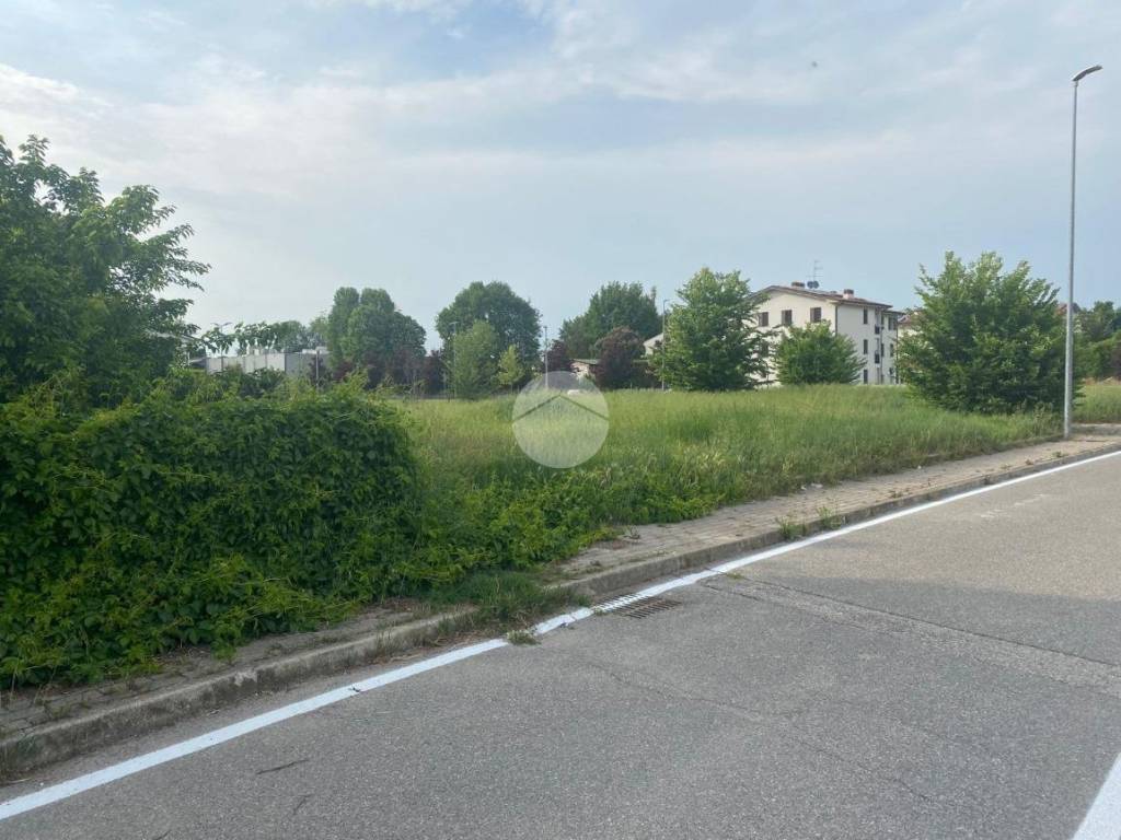 terreno agricolo in vendita a Borgo Virgilio in zona Virgilio